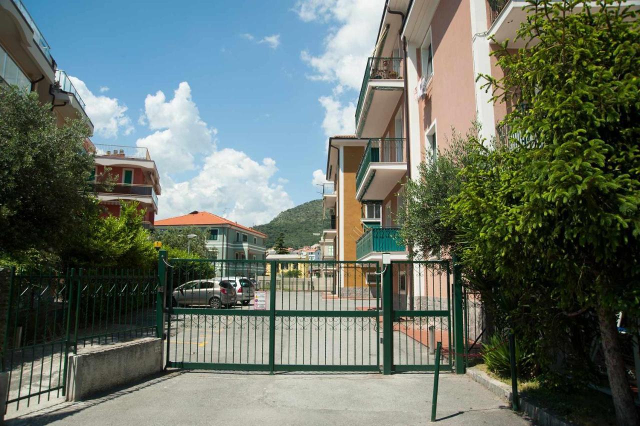 Cipriani 5 Rivieraholiday Pietra Ligure Exterior photo
